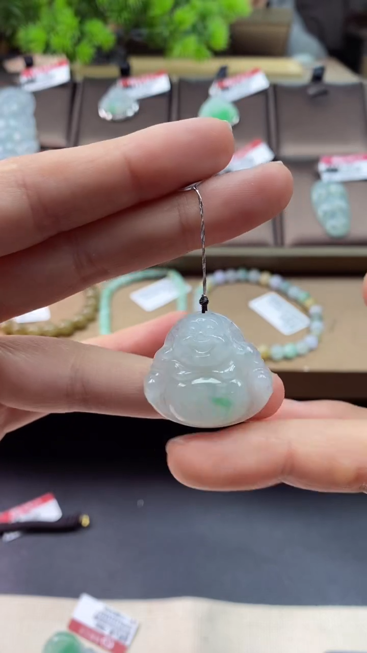 【闪购商品】翡翠颈饰未镶嵌佛公