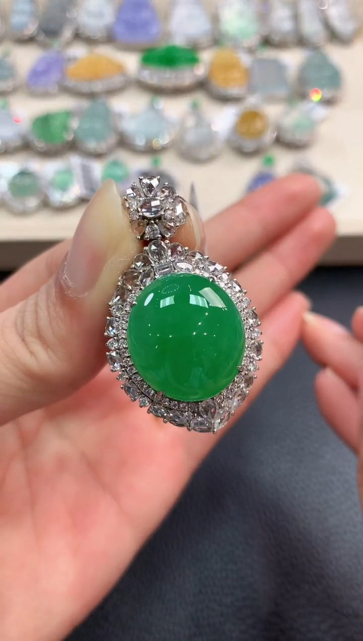 【闪购商品】翡翠吊坠(不含链)18K金镶嵌n28       