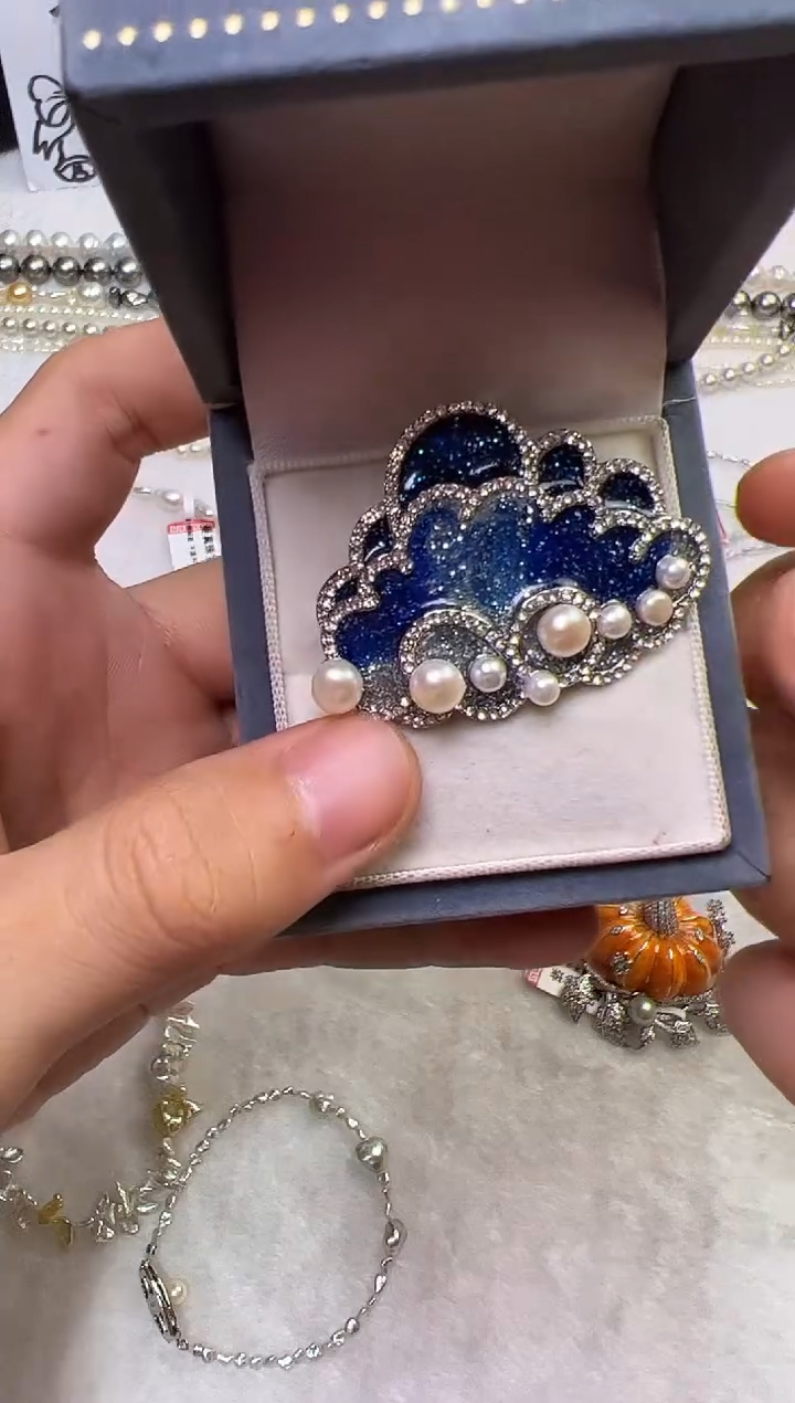 未镶嵌胸饰淡水珍珠珍珠