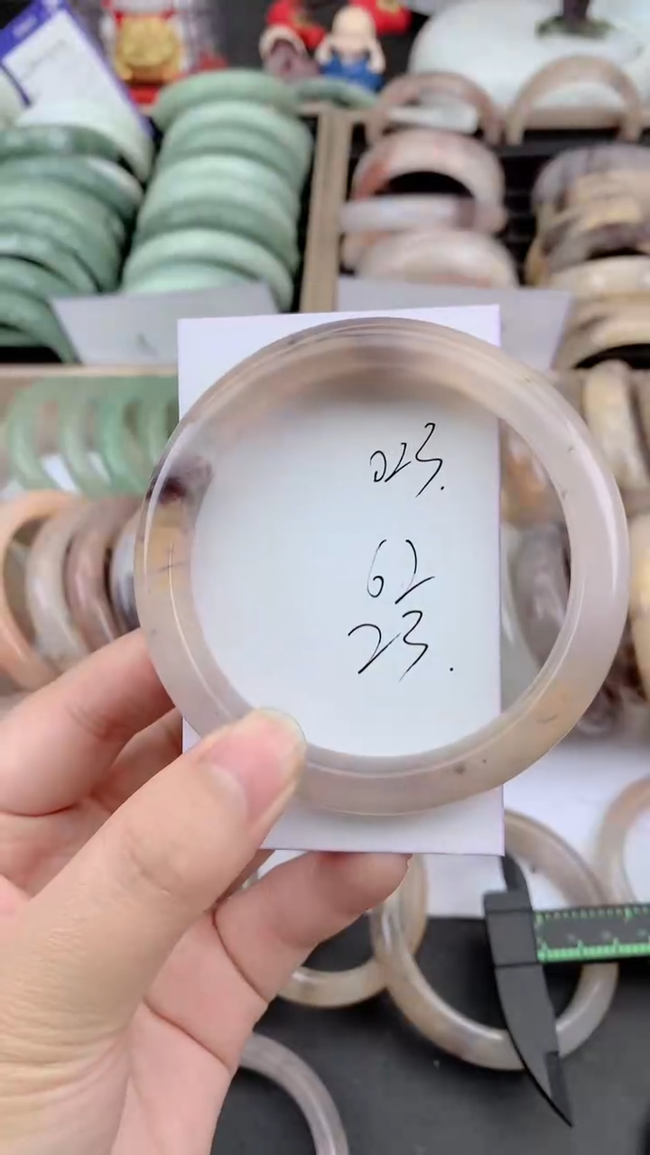 未镶嵌手镯石英质玉023