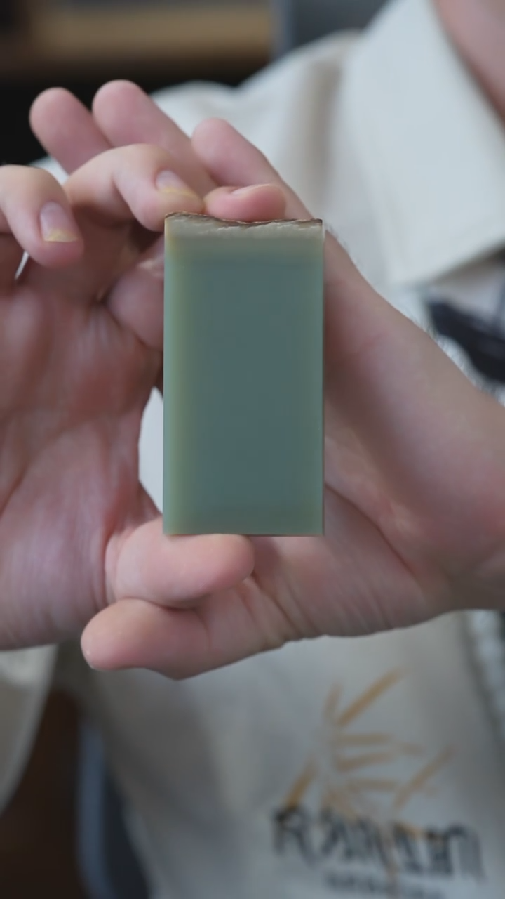 岫岩河磨玉（透闪石质玉）未镶嵌颈饰无事牌