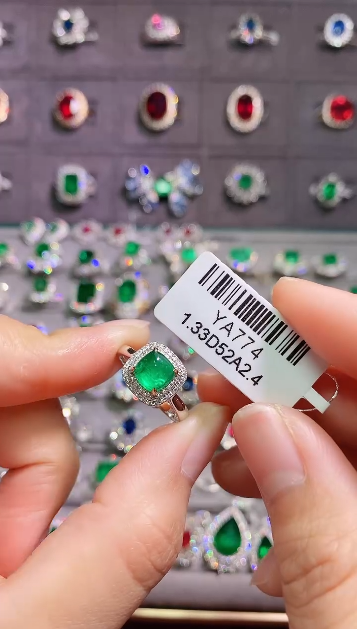 【闪购商品】祖母绿18K金戒指18K金镶嵌1