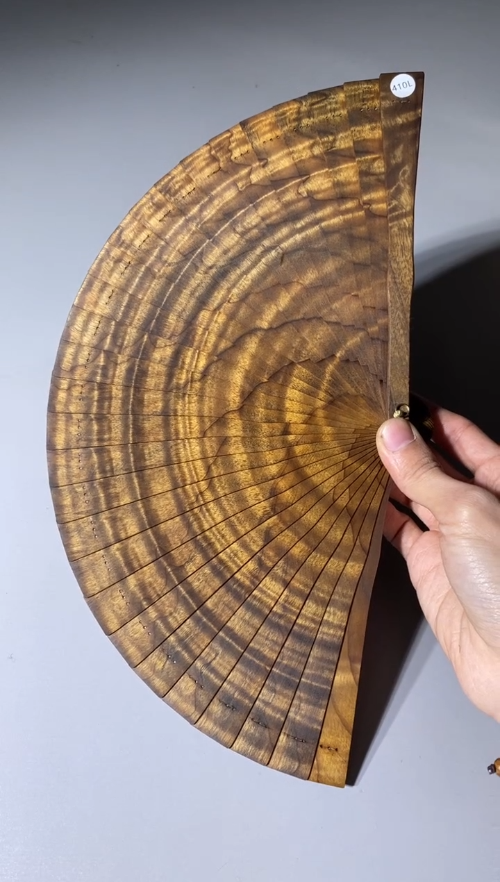 【闪购商品】金丝楠木雕410号18cm金丝楠木小叶桢楠扇子
