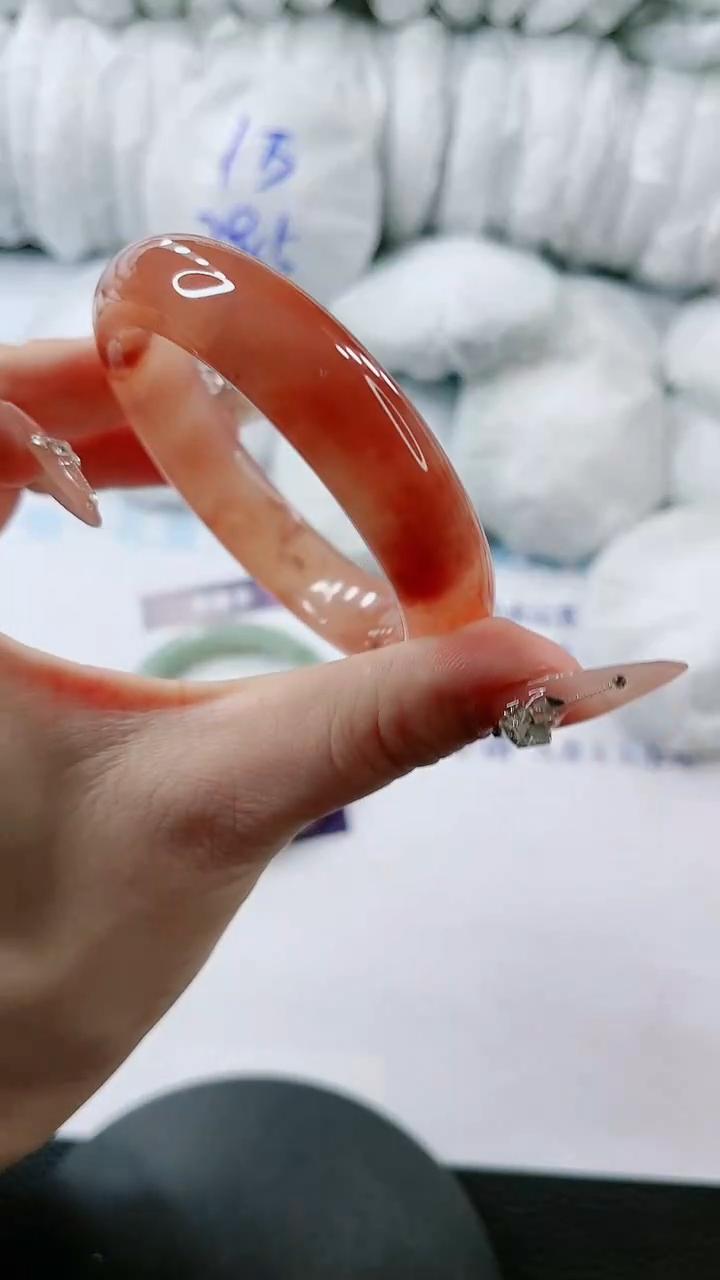 【闪购商品】石英质玉手镯未镶嵌多样性发货L335