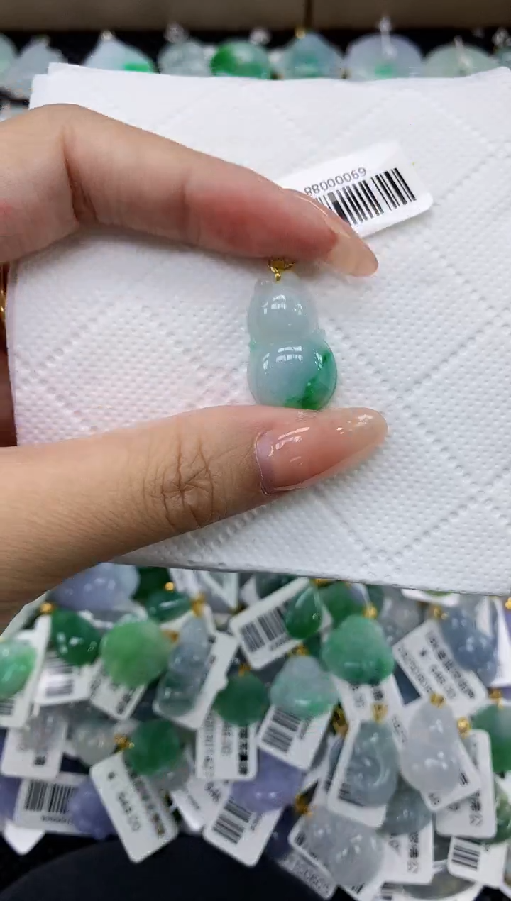 颈饰18K金镶嵌翡翠11111111111