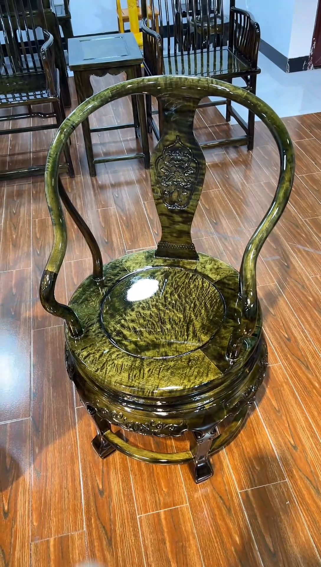 楠木山**道金丝楠木转转椅定金，余2280尾款