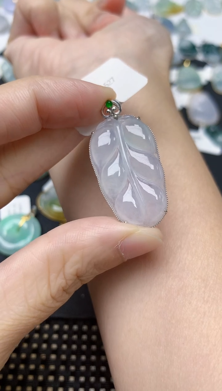 颈饰18K金镶嵌翡翠天然缅甸A货翡翠