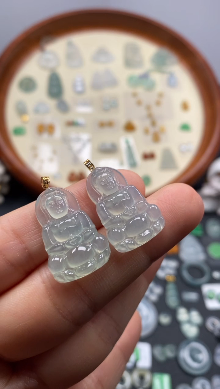 颈饰18K金镶嵌翡翠冰晴观音1对/芬