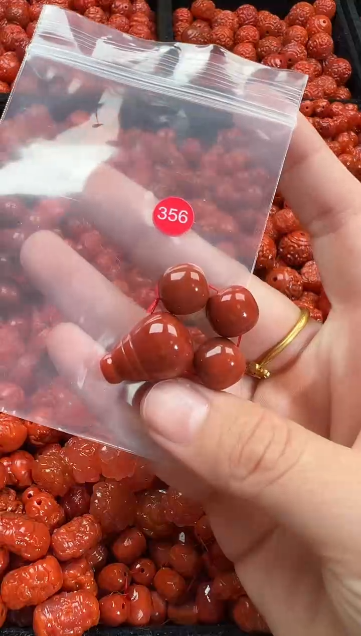 颈饰未镶嵌南红玛瑙1