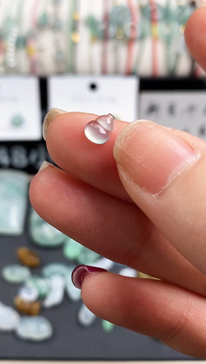 【闪购商品】翡翠颈饰未镶嵌葫芦