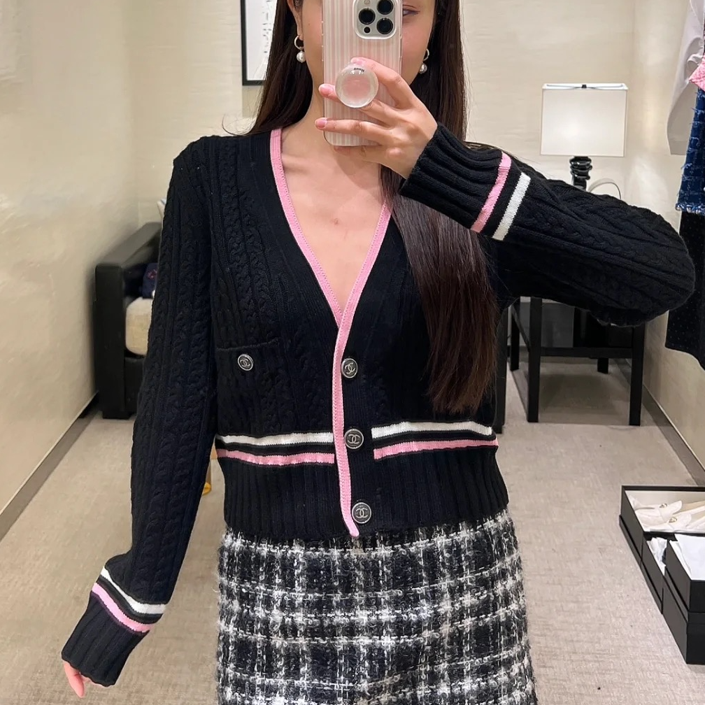 99新 Chanel/香奈儿 38码23P黑色粉边针织开衫