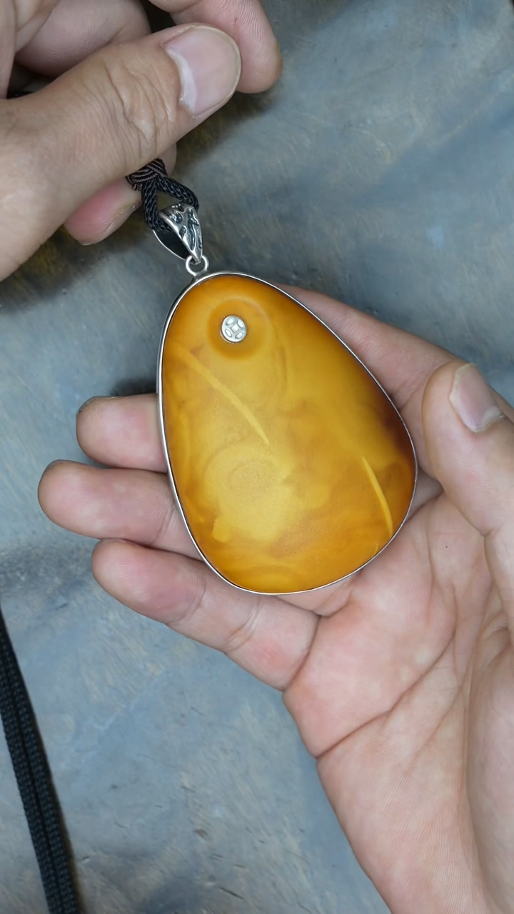 【闪购商品】琥珀裸石银S925镶嵌老蜡水滴吊坠