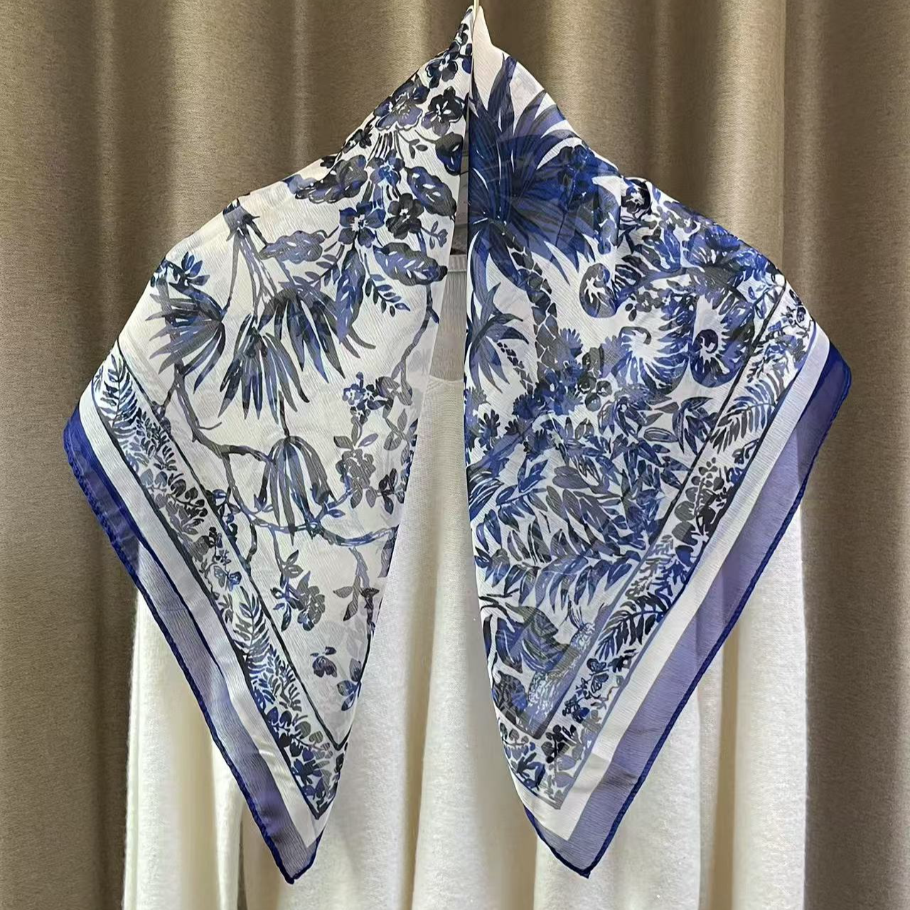 （青瓷丛林）西丽纱围巾65*65左右小方巾