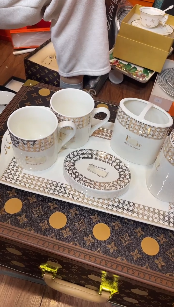 杯鸿辉家品牌瓷器，京东包邮！