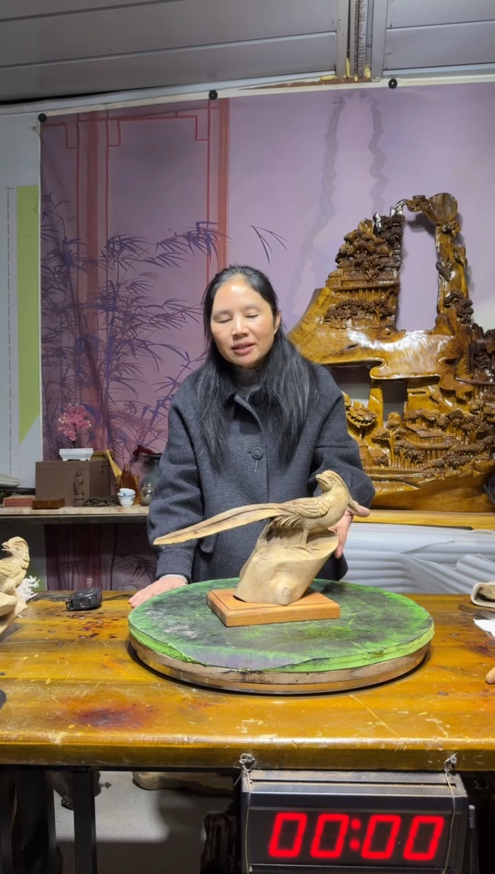 金丝楠蓝****n金丝楠木雕刻摆件