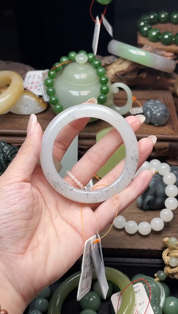 和田玉手镯未镶嵌新疆黑山 53+圈9012167