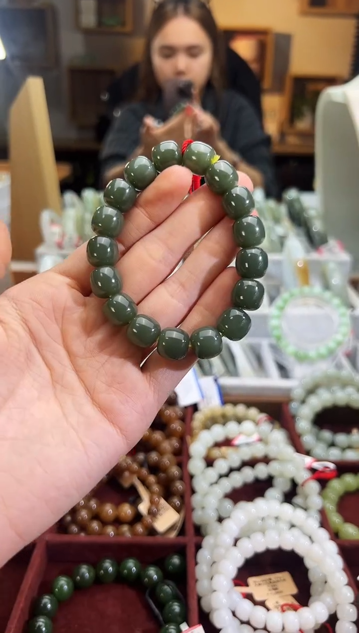 未镶嵌手串和田玉沙枣青手串卡11*12