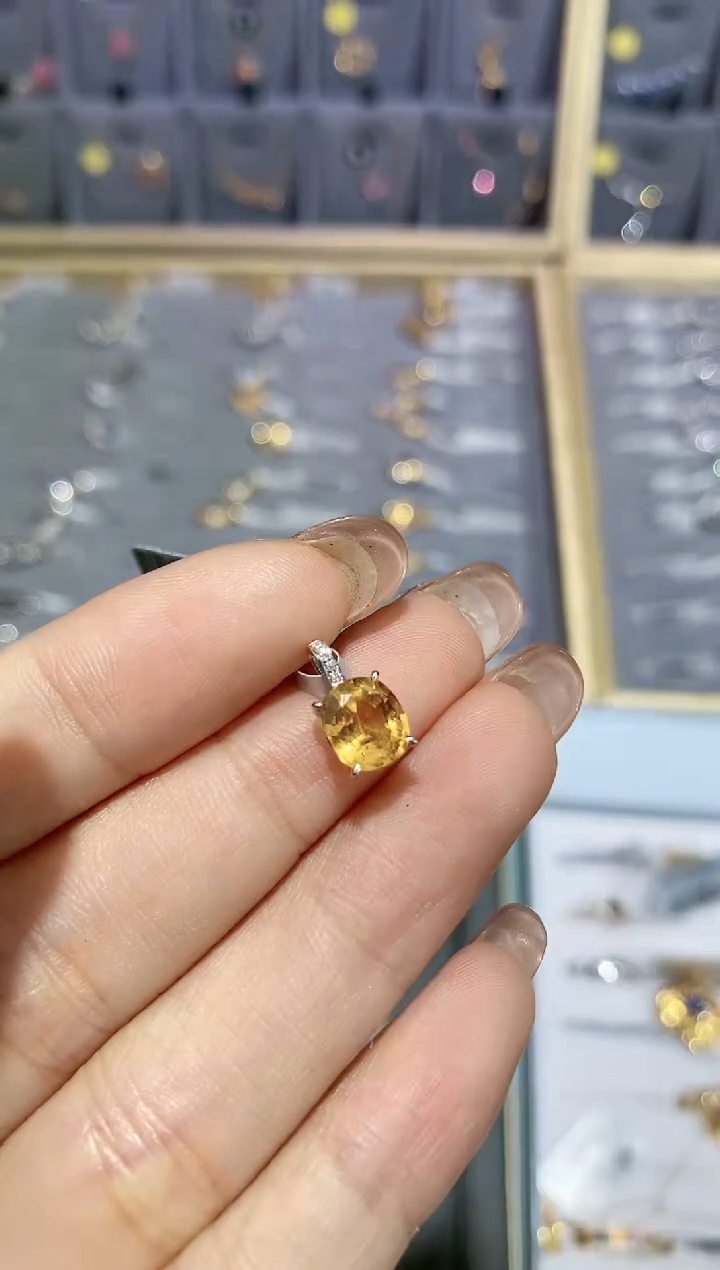 【闪购商品】彩色蓝宝石戒指18K金镶嵌吊坠