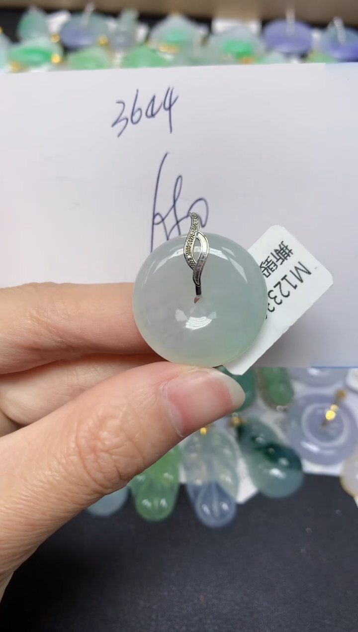 【闪购商品】翡翠18K金镶嵌颈饰 天然翡翠A货