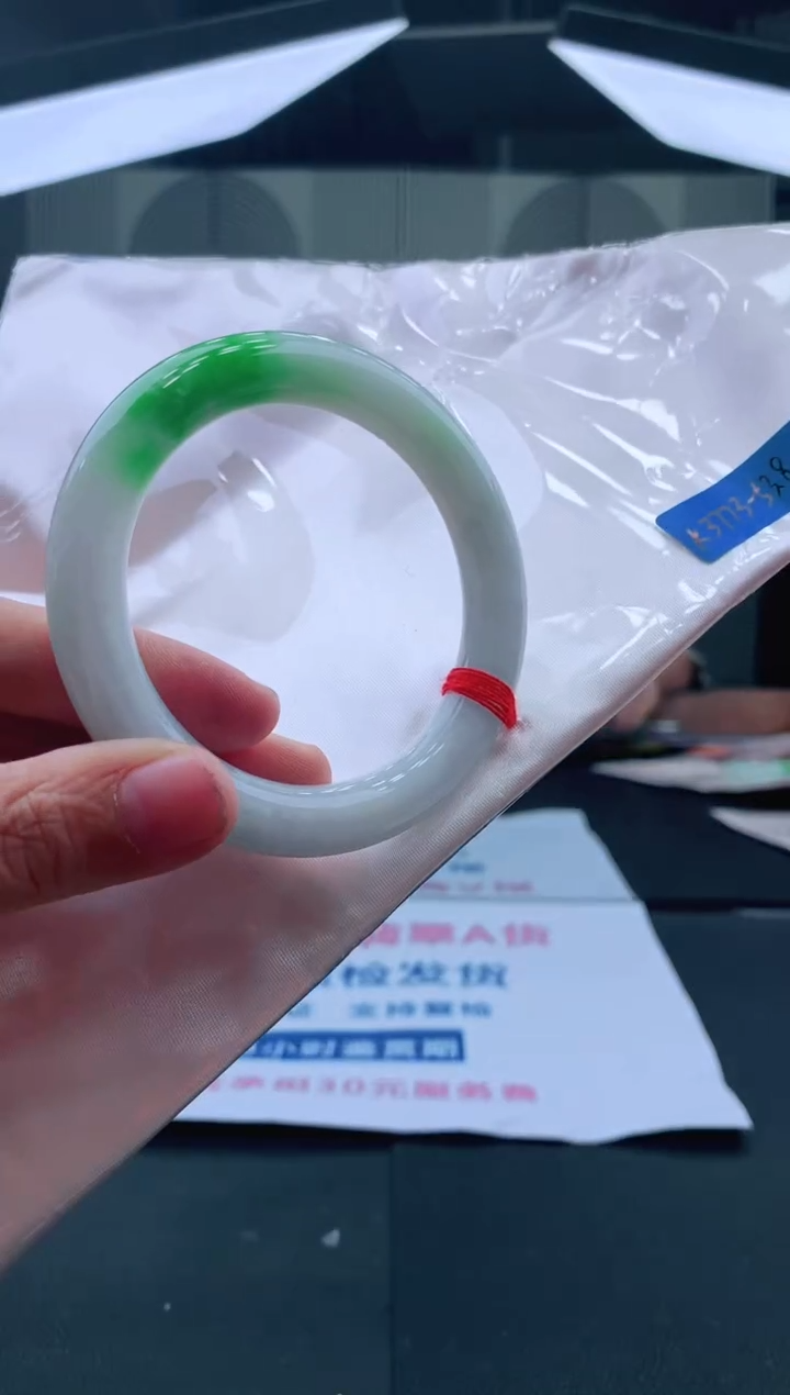 未镶嵌手镯翡翠53+