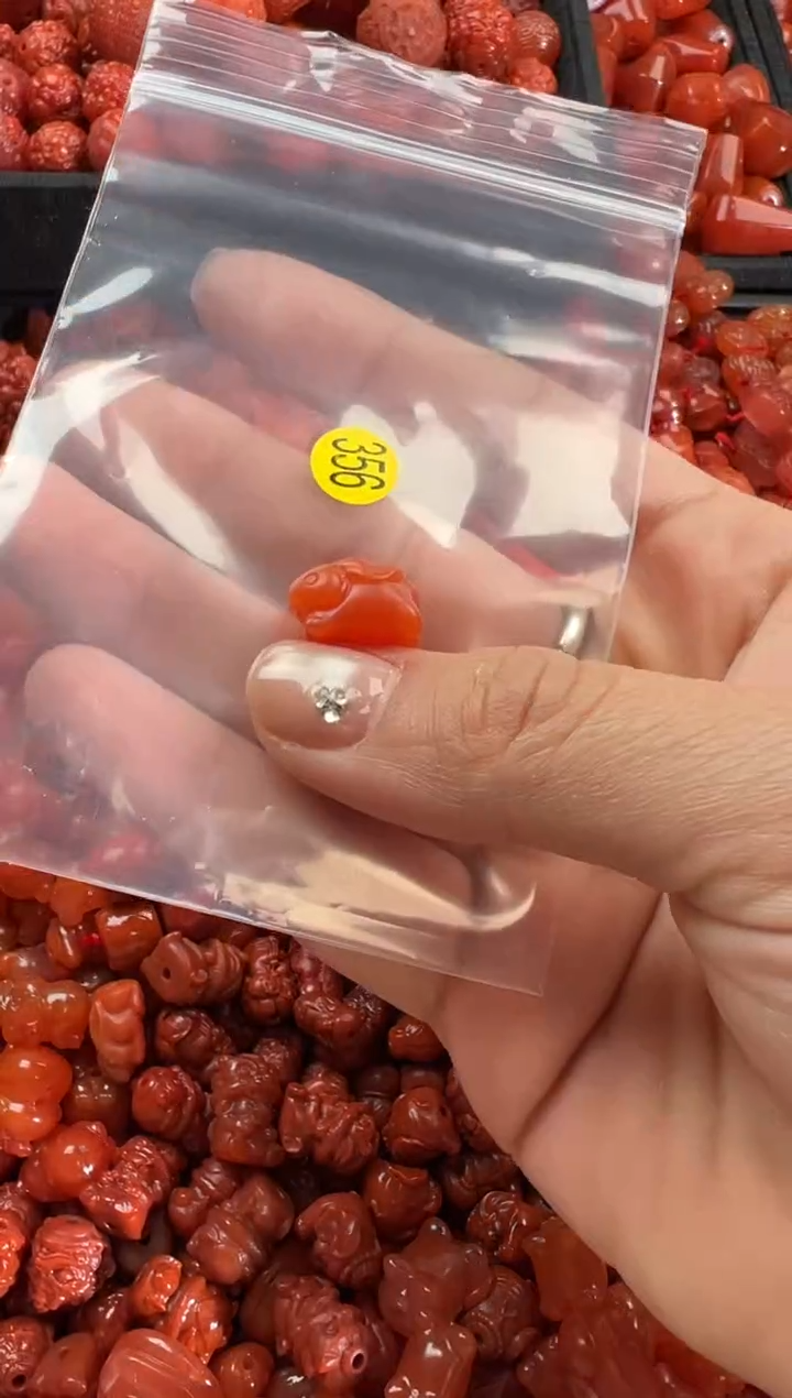 【闪购商品】南红玛瑙颈饰未镶嵌1