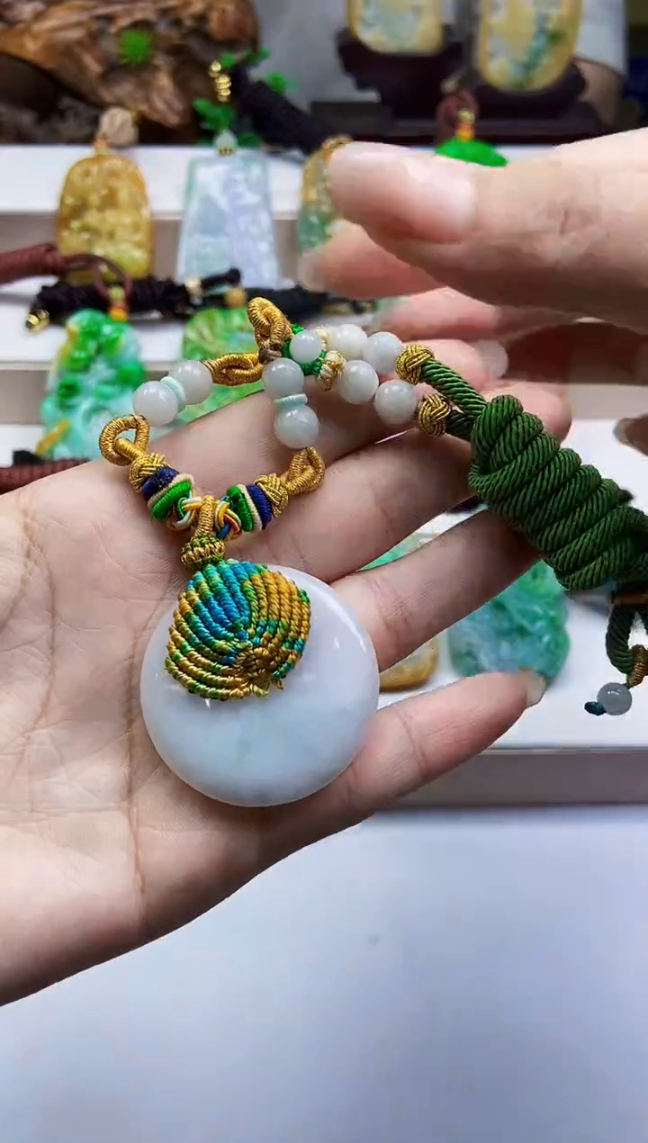 颈饰未镶嵌翡翠翡翠A货