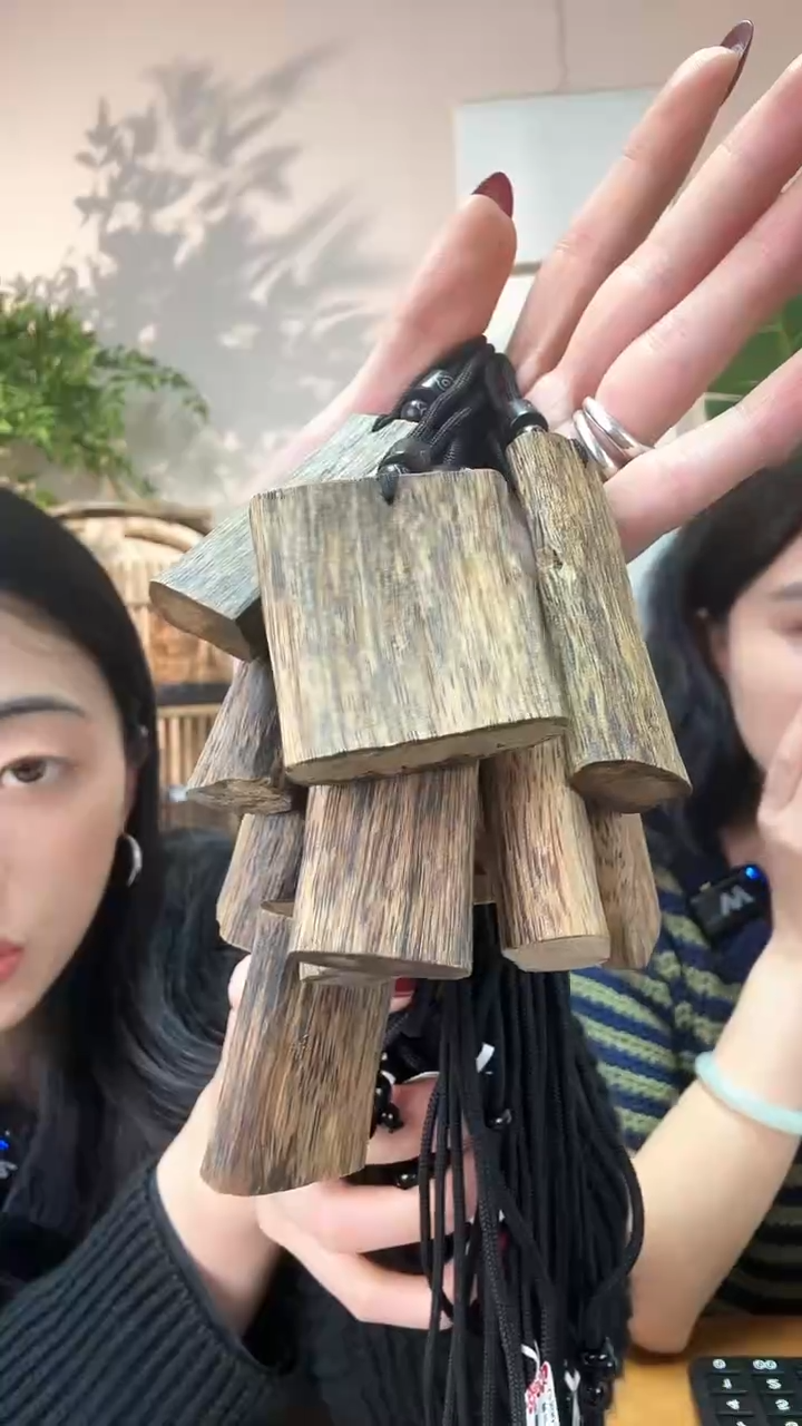 【闪购商品】沉香吊坠无事牌海南莺歌绿棋多样性发一8g
