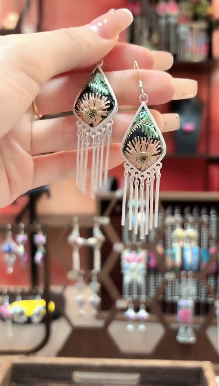 织绣云织谣民族风精美饰品373