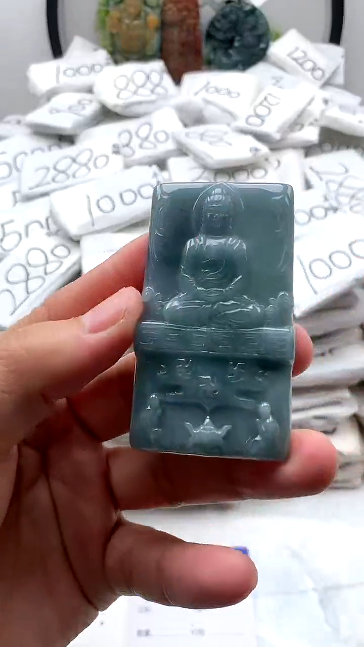 【闪购商品】翡翠颈饰未镶嵌大日如来【品质一般介意慎拍】