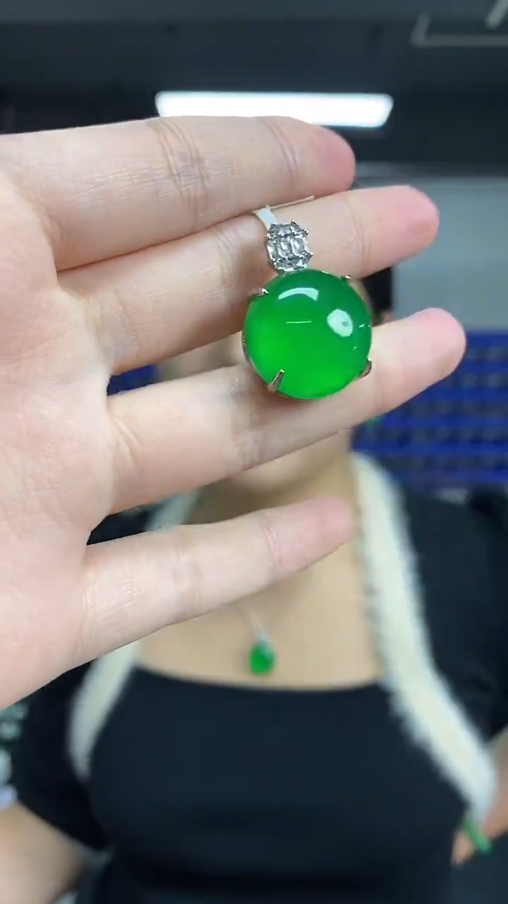 颈饰未镶嵌翡翠多样性发其一颜色微差