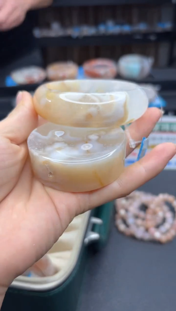 【闪购商品】石英质玉手镯未镶嵌2328（58圈赠送镯心）