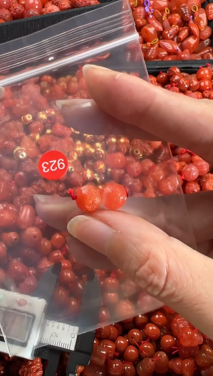 【闪购商品】南红玛瑙颈饰未镶嵌1