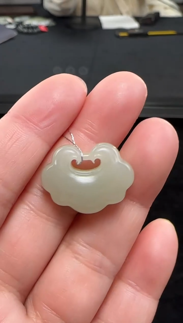 未镶嵌和田玉挂件新疆和田玉于田料平安锁