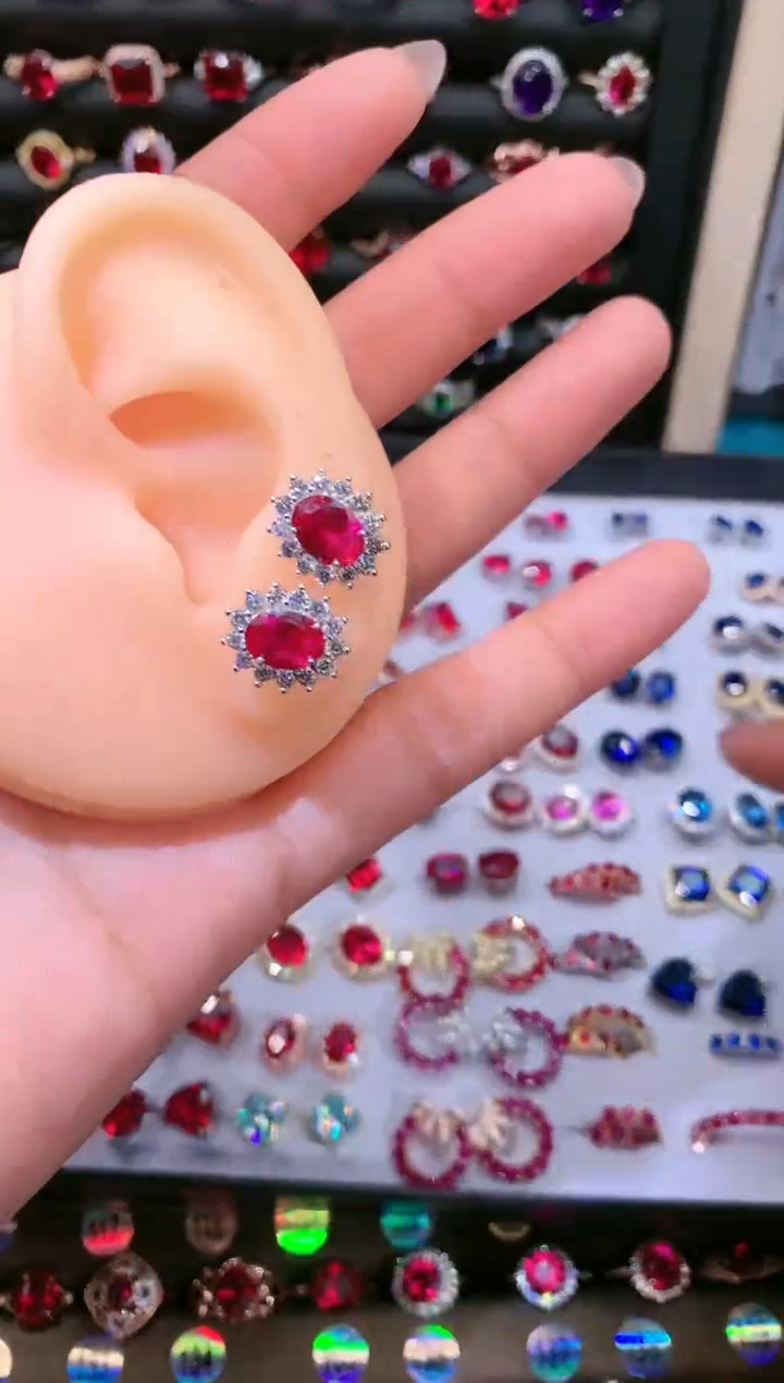 【闪购商品】红宝石耳饰银S925镶嵌68