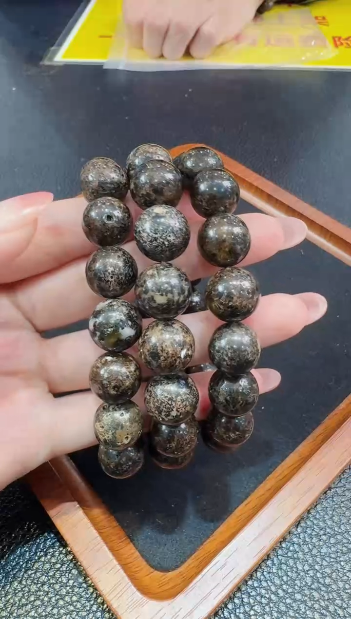 【闪购商品】琥珀裸石未镶嵌手串-多样性发货只发一件