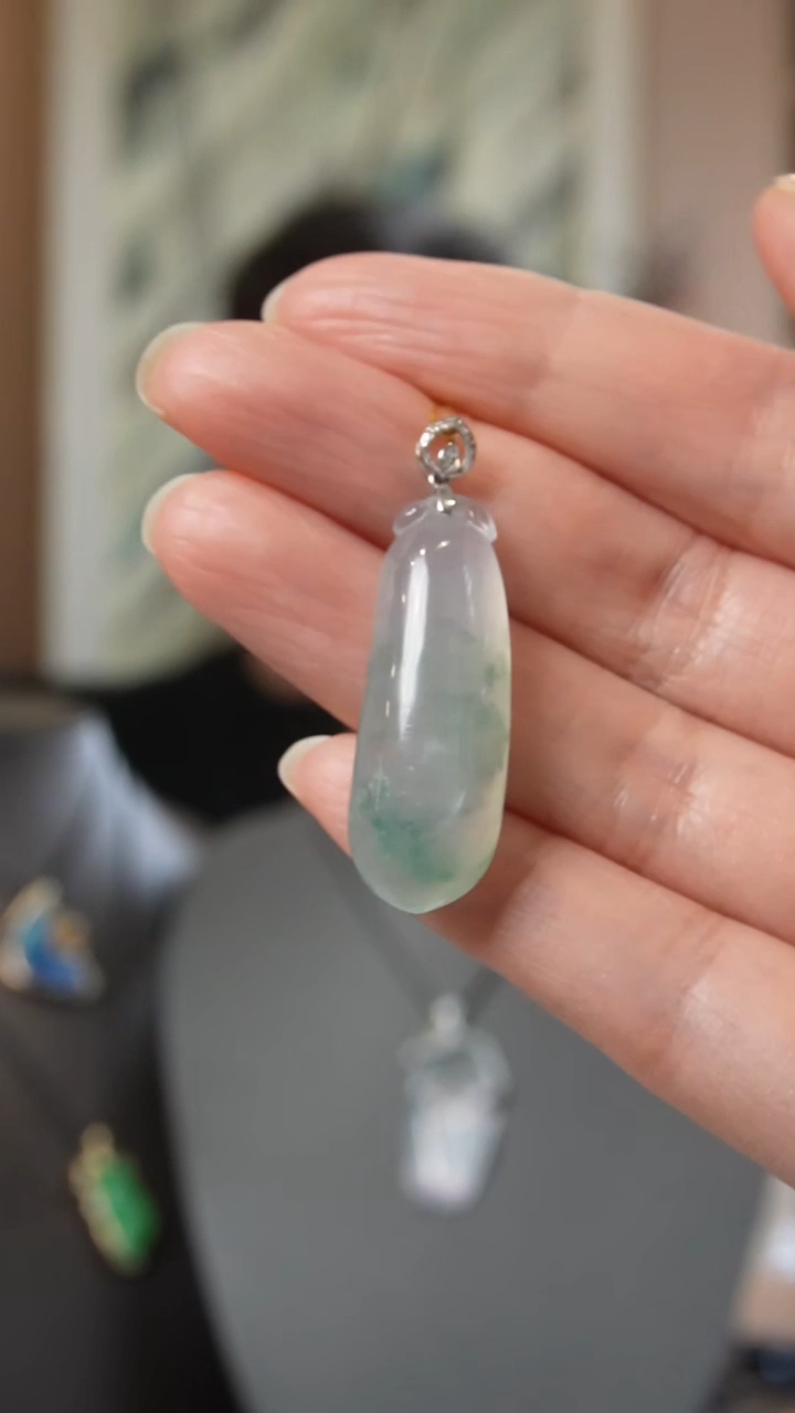 【闪购商品】翡翠吊坠(不含链)18K金镶嵌天然缅甸翡翠吊坠