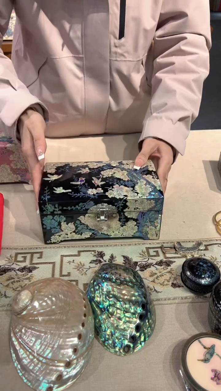 【闪购商品】·绒布底弘贝雅螺钿漆器文化馆