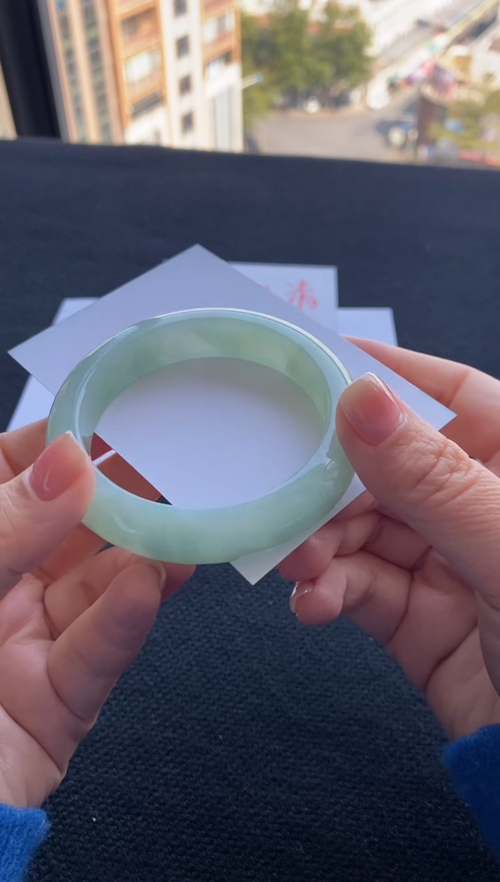 【闪购商品】翡翠手镯未镶嵌买断价XW23016497