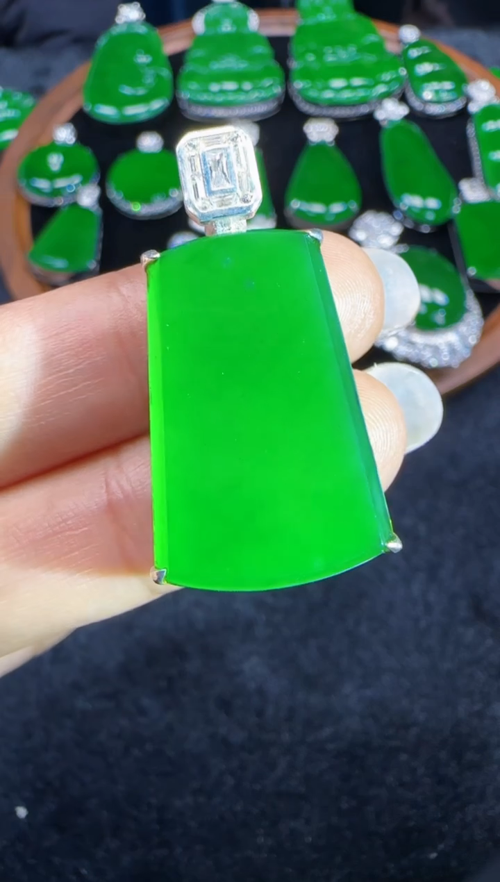 未镶嵌定制翡翠翡翠吊坠105