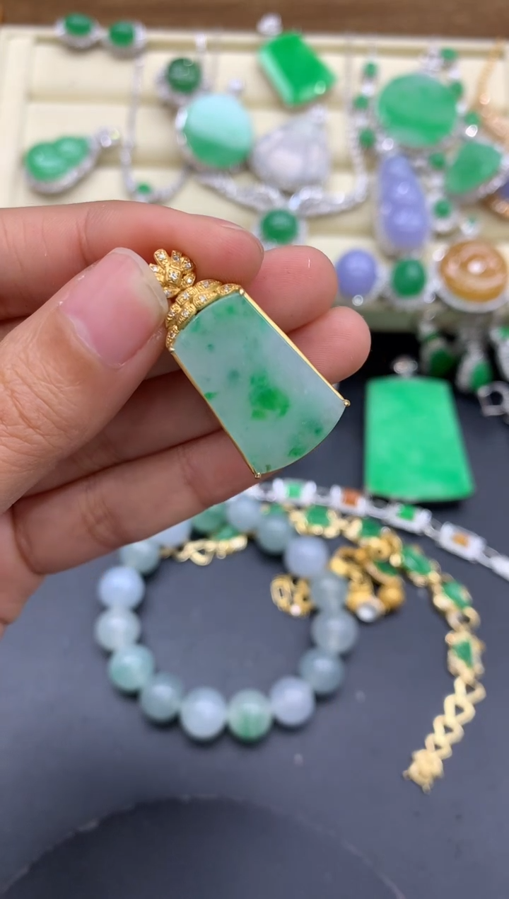 【闪购商品】翡翠颈饰18K金镶嵌64-中国好珍宝