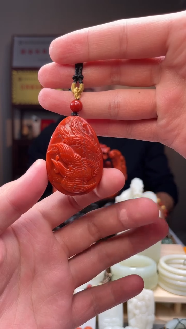 颈饰未镶嵌南红玛瑙吊坠