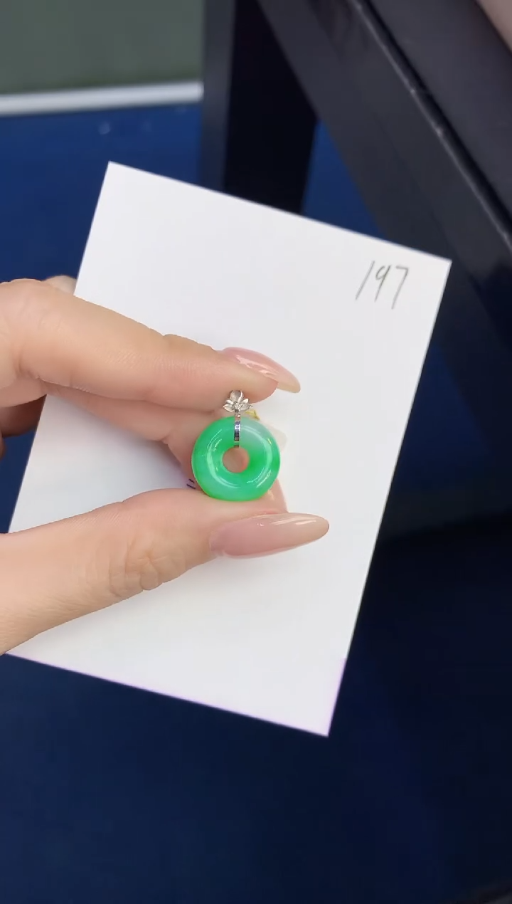 颈饰18K金镶嵌翡翠天然缅甸A货翡翠