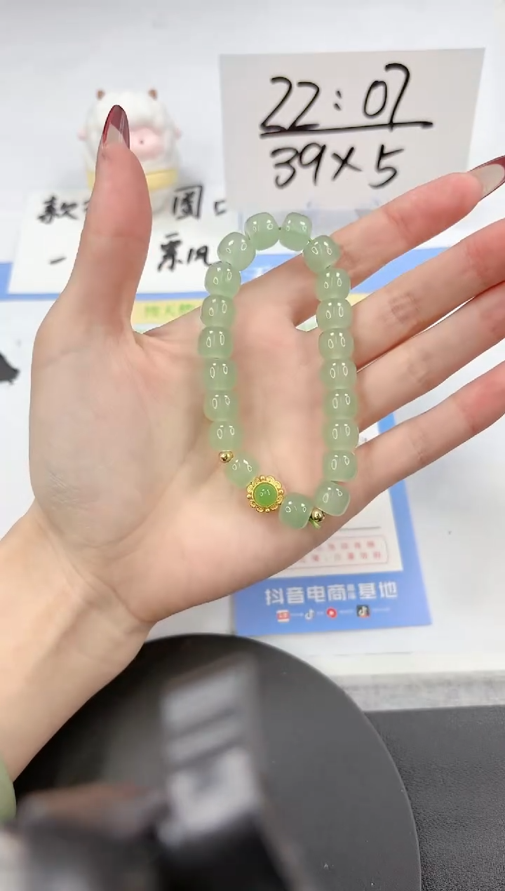 【闪购商品】石英质玉手镯未镶嵌黄绿色手链