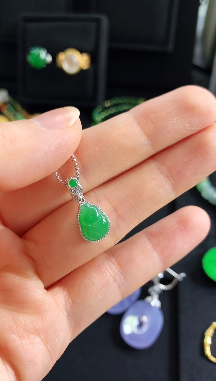 【闪购商品】翡翠吊坠(不含链)18K金镶嵌吊坠