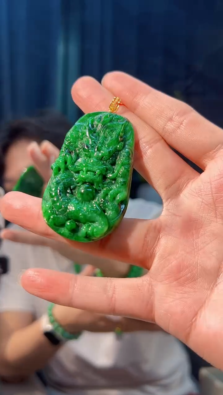 颈饰18K金镶嵌翡翠 缅料A货/支持复检/一件