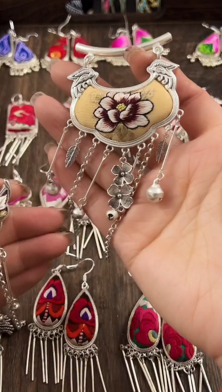 【闪购商品】织绣民族风老绣饰品455