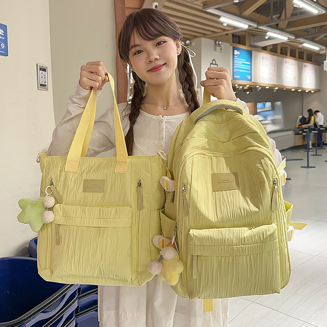 高颜值ins风韩版纯色双肩包少女感初中生轻便简约书包大学生背包