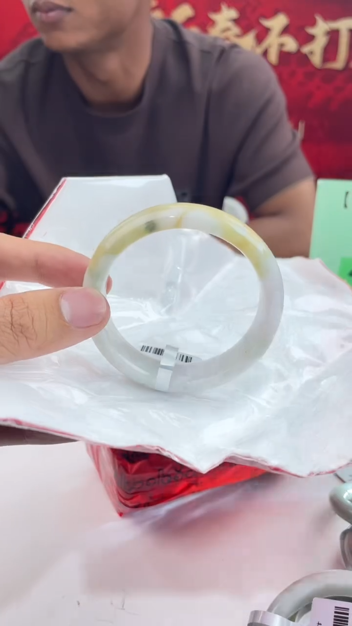 【闪购商品】翡翠手镯未镶嵌4翡翠手镯（微瑕）