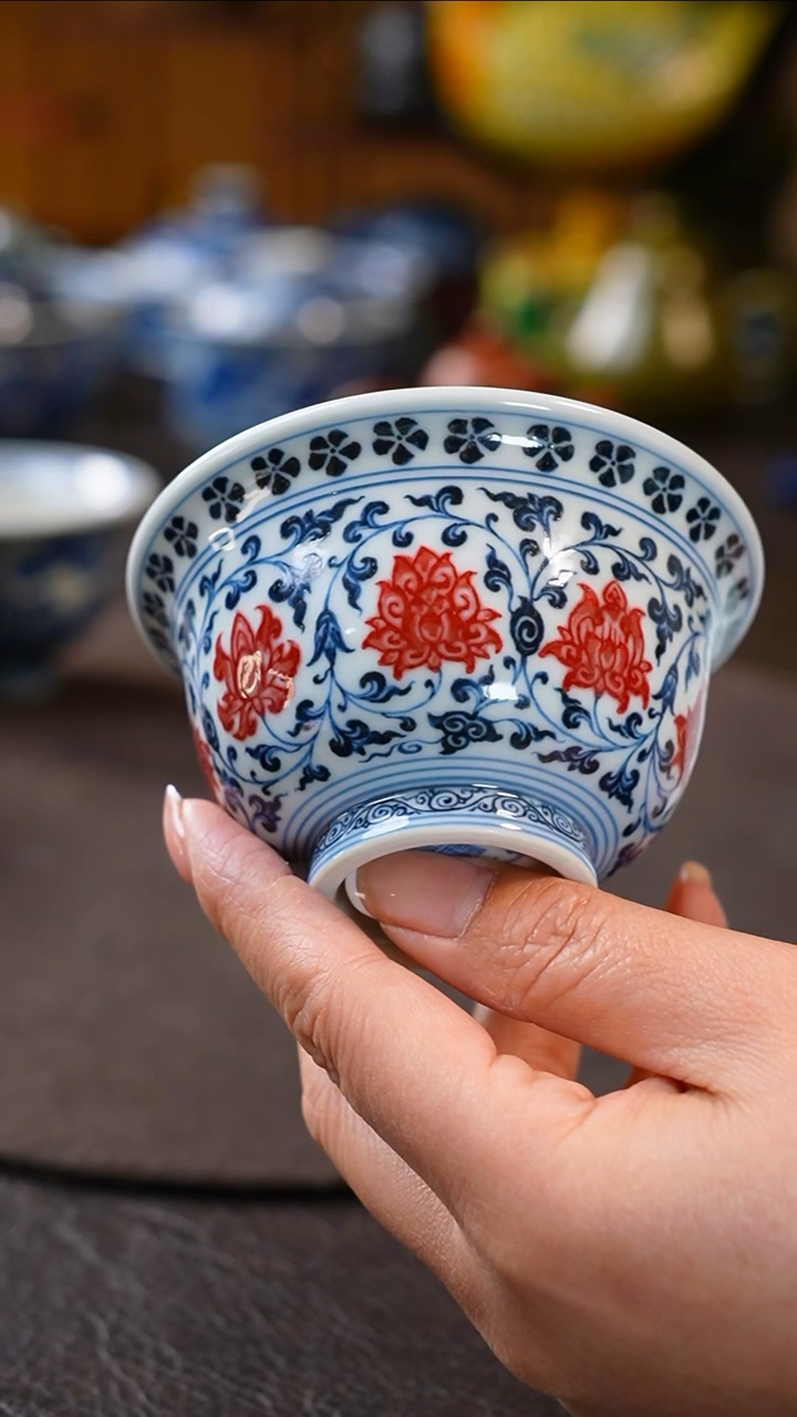 【闪购商品】雲林匠造青花釉里红缠枝莲压手杯