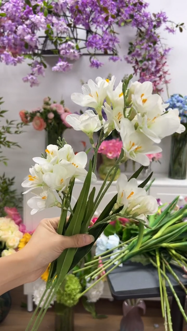 3枝白色手感保湿小苍兰